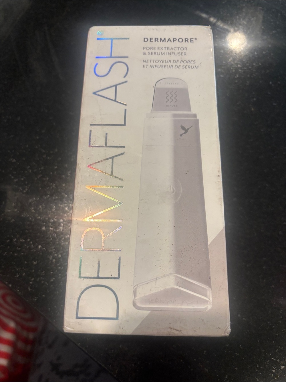 Pore Extractor & Serum Infuser - White